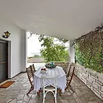 Azure Coast Seafront Retreat 빌라 *