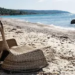 Azure Coast Seafront Retreat 빌라 몰라 칼리바