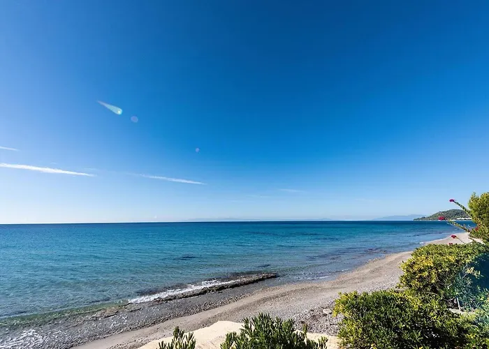 Azure Coast Seafront Retreat * Mola Kalyva