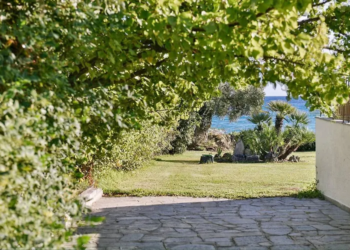 Villa Azure Coast Seafront Retreat Mola Kalyva