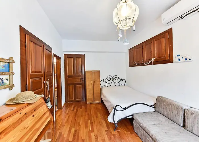 Azure Coast Seafront Retreat Mola Kalyva
