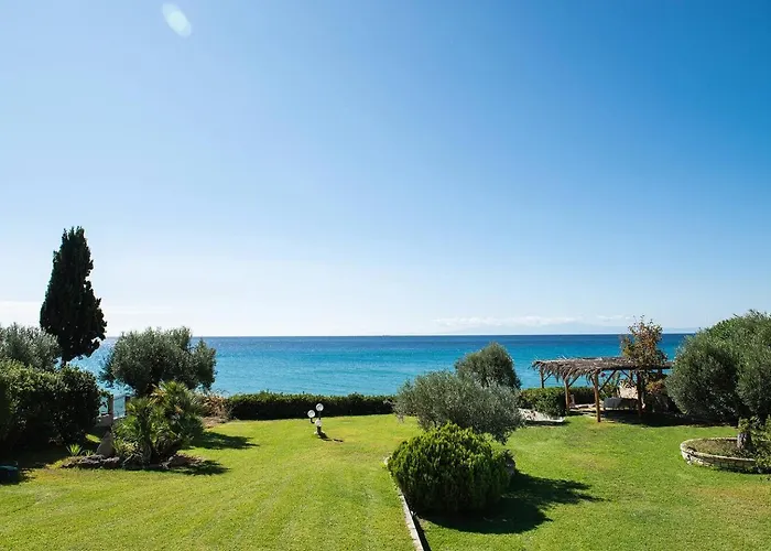Azure Coast Seafront Retreat Mola Kalyva