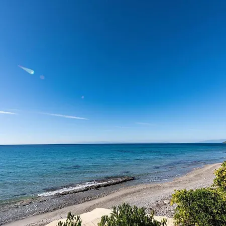 Azure Coast Seafront Retreat * Mola Kalyva