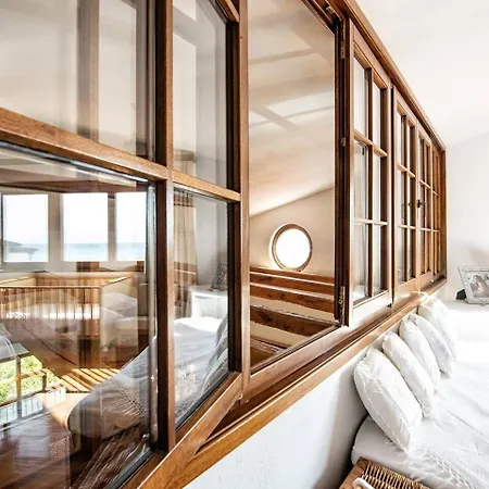 Azure Coast Seafront Retreat Mola Kalyva