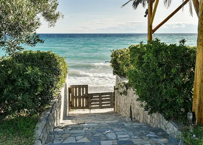 别墅 Azure Coast Seafront Retreat *